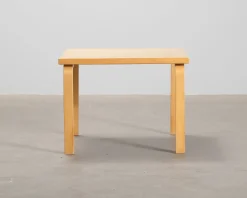 Artek Aalto 81C soffbord 75 x 75 cm björk