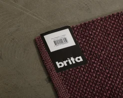 Brita Sweden Moor Raspberry matta 170 x 300 cm