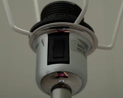 Golvlampa grå