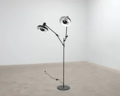 Grupa Arigato golvlampa svart