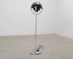 Gubi Multi-Lite golvlampa svart / krom