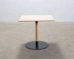 Konferensbord i trä