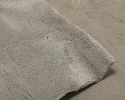 Layered Solid Wool matta 180 x 270 cm Sage