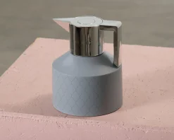 Normann Copenhagen Geo Vacuum Jug termoskanna 1l grå