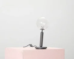 Nuura Miira bordslampa mörkgrå