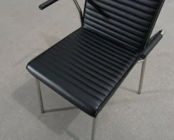 Offecct Quick karmstol svart