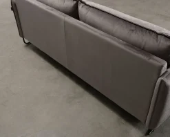 Pohjanmaan Chic 2-sitssoffa grå