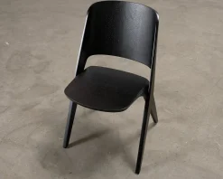 Poiat Studio Nikari Lavitta stol svart
