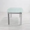 Utdragbart matbord med glasskiva