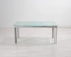 Utdragbart matbord med glasskiva
