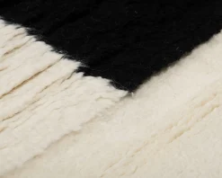Woven Works Arc ullmatta 250 cm vit / svart